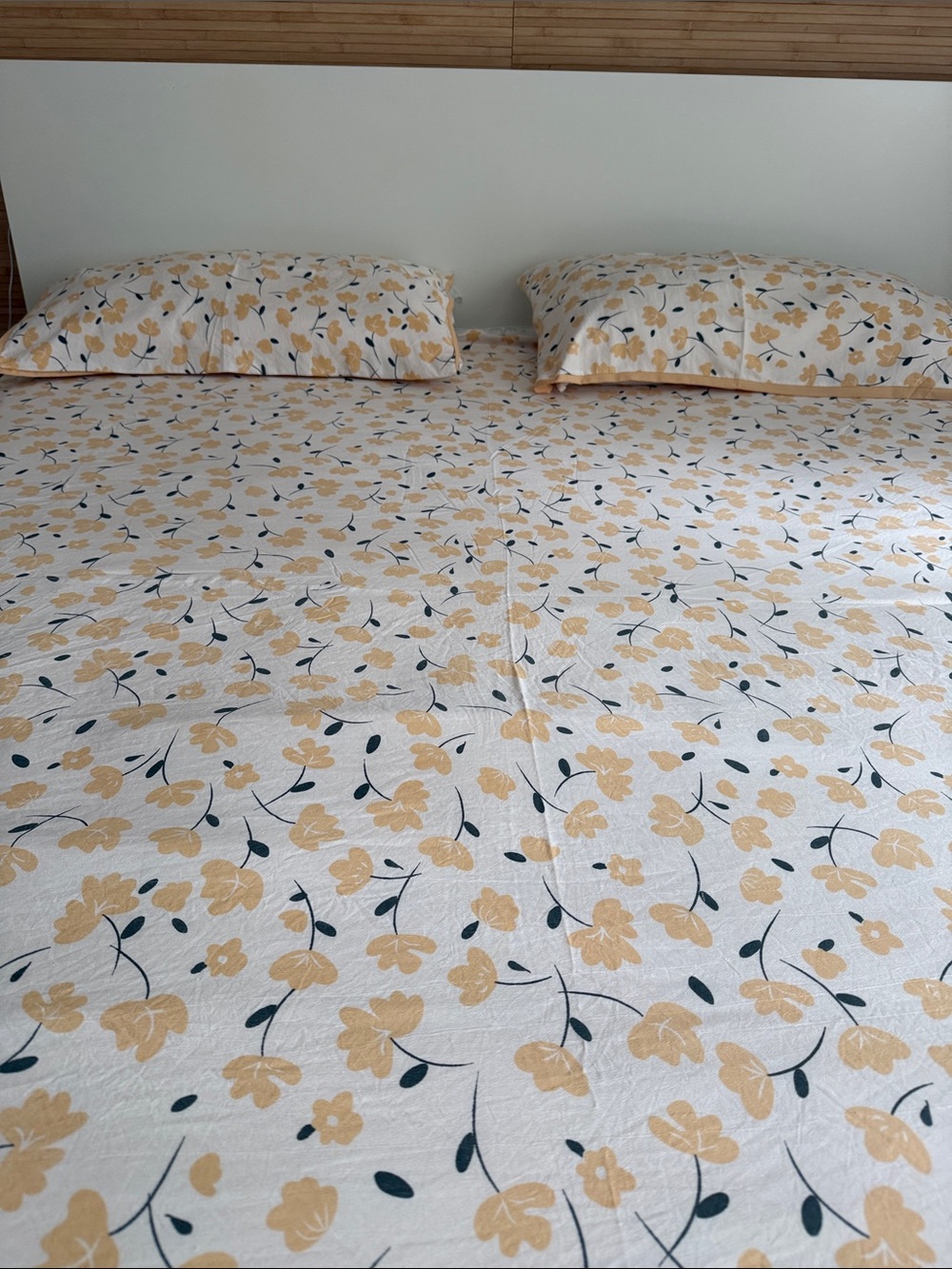 Floral duvet’s cover in Yellow and White with Subtle Green Accents